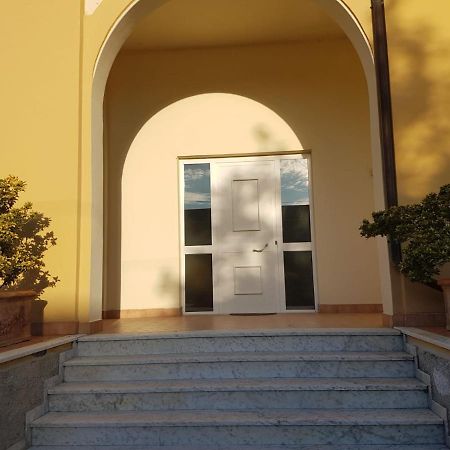 Apartamento Vittoria Marina Di Пиетрасанта Екстериор снимка